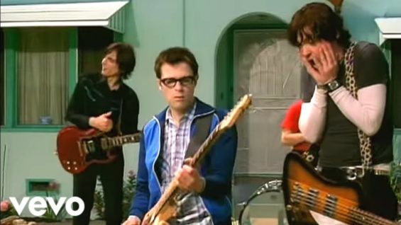 Weezer – Island In The Sun (Official Music Video)